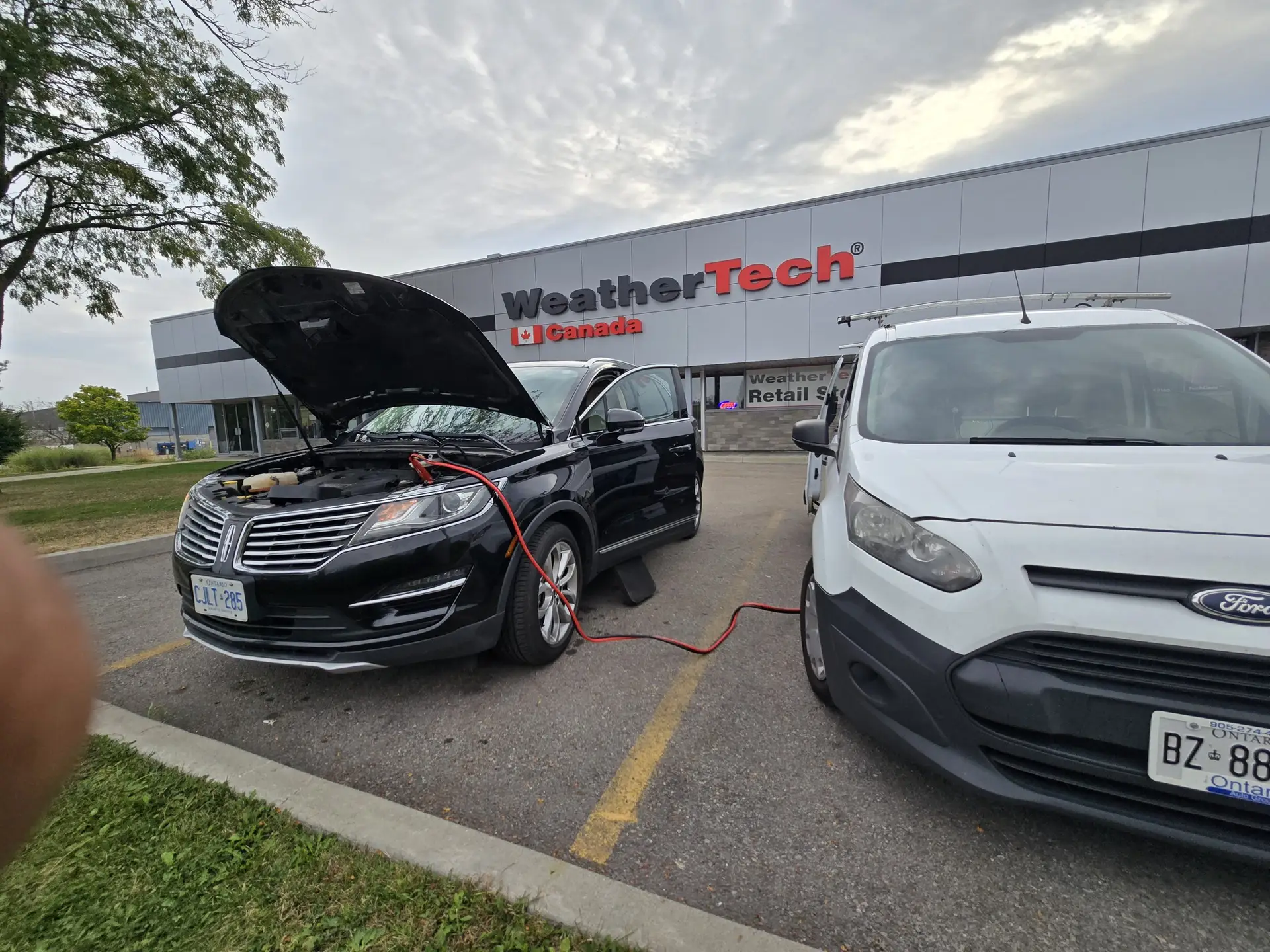 Mr Key Pro, Servicing a Car at the weathertech burlington location.